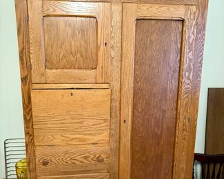 Great antique wardrobe
$150