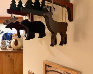 Woods themed wall decor 