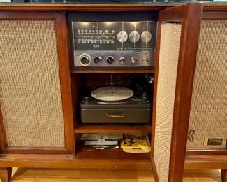 Working Zenith Cobra-matic stereo console with glass top 