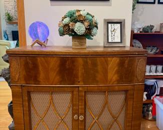 1941 RCA stereo cabinet. Cabinet only 
