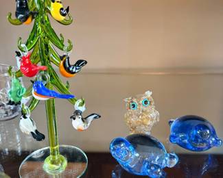 Glass Christmas tree with birds. Lucite owl and glass turtle paperweights 
