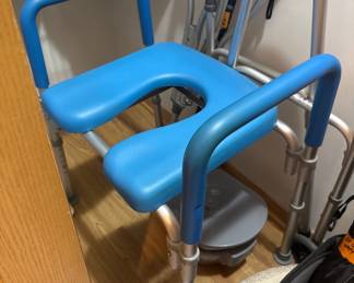 Dignity premium adjustable shower chair