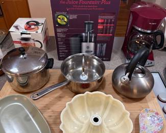 Cookware. Coffee maker & Breville Juicer