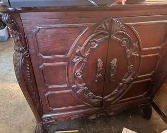 antique-style wooden bombe Cabinet