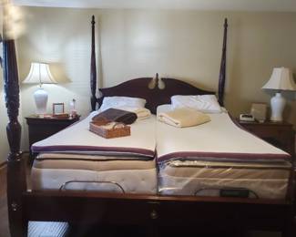 twin adjustable bed in 4 poster king bed