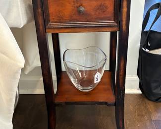 Small wood Table- 1 drawer