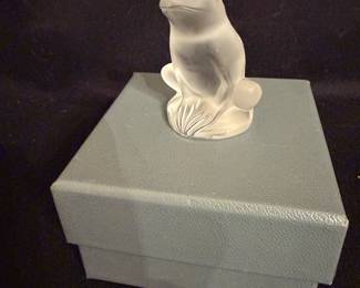 Lalique rainette frog in box