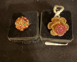 14 kt sputnik ring. 14 kt flower with rubies