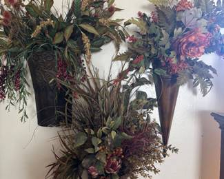 Flower wall hangings