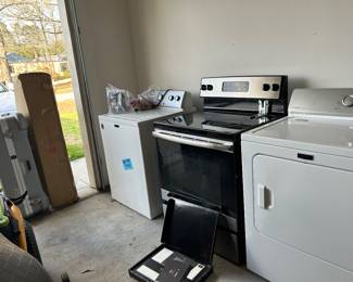 Washers, dryers, stove