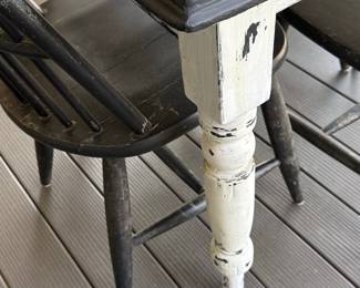 Farmhouse Spindle Back Dining Set