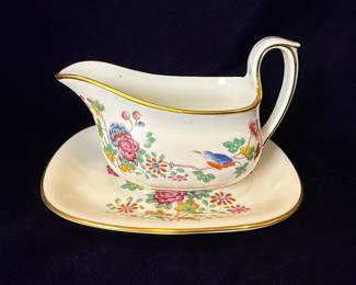 Wedgwood Williamsburg Cuckoo Bone China Dinnerware Set