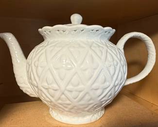 White Ceramic Teapot with Lattice and Heart Design
