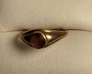10k Gold Carnelian Signet Ring