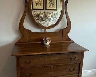 Victorian Walnut Serpentine Dresser with Mirror