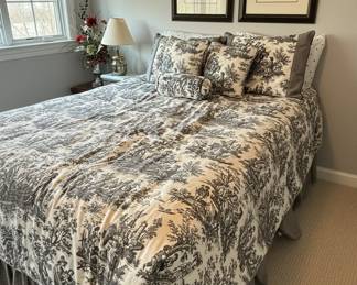 Queen Size Bed with Thomasville Bouvier Toile Bedding Set