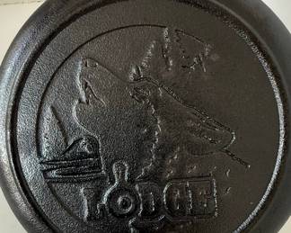 Lodge Cast Iron Wolf Design Skillet 10.25"