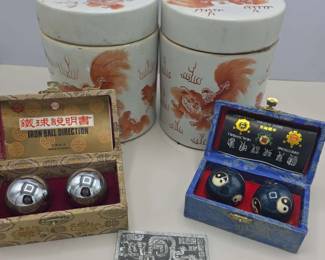 Two Antique Chinese Official Kiln Porcelain Lion Beast Tea Caddy Two Sets Of Baoding Balls