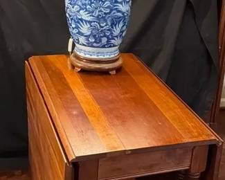 Vintage Wood Drop Leaf Table W Blue And White Porcelain Lamp