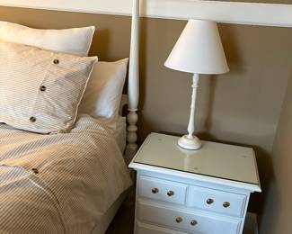 White queen poster bed, matched set of nightstands and lamps
