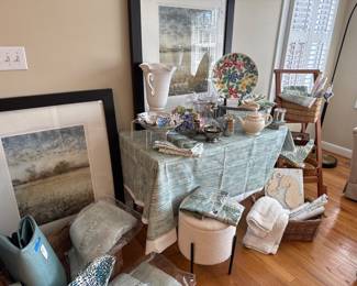 Lots of beautiful things waiting for you to take them home with you🤪