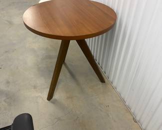 Mid-Century Modern Round Wood Accent Table with Splayed Legs - Asking $120
