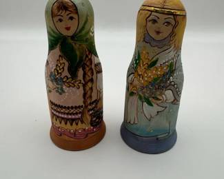 Vintage Nesting Dolls With Egg