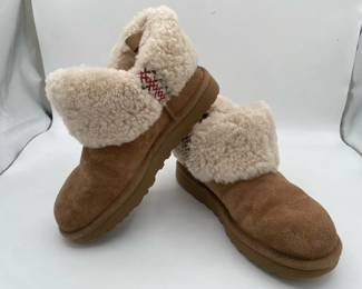 Size 6 Sherpa Lined Uggs