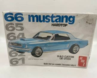 AMT 125 Scale Ford Mustang Hardtop 1966 Model in Box