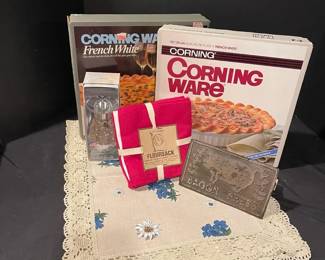 Corning Ware Pie Plates Pepper Grinder Tea Towels Bacon Press Table Runner Made In Austria