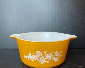 Pyrex Butterfly Gold Casserole Dish