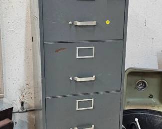 METAL FILING CABINET