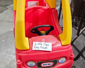 LITTLE TIKE COZY COUP CAR