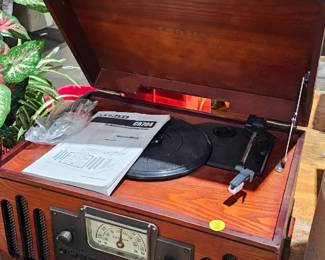RECORD PLAYER