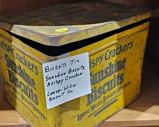 VINTAGE BISCUIT TIN