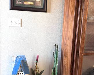 Birdhouse and side table