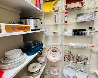 kitchenware and kitchen appliances