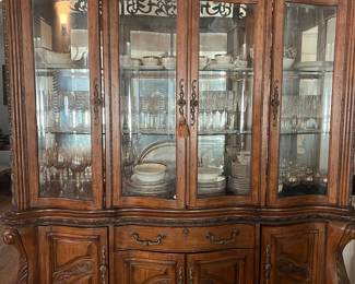 Beautiful Michael Amini Aico Display Cabinet... Excellent condition