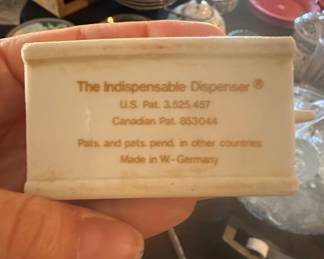 The Indispensable Dispenser Toothpaste Squeezer