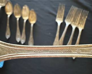 1847 Rogers Bros. Old Colony Silverplate Forks