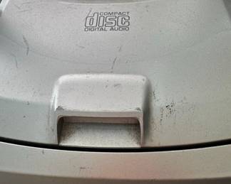 White Westinghouse Stereo System with CD Player and Cassette Deck