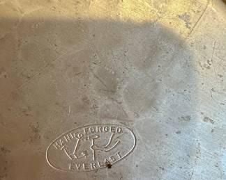 Everlast Hand Forged Aluminum Casserole Dish with Pea Pod Lid