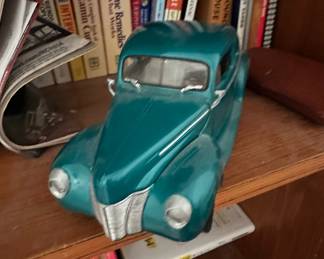 Ertl 1940 Ford Coupe Diecast Model Car
