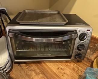 BLACK+DECKER TO1313SBD 4-Slice Toaster Oven