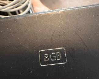 Apple iPod Touch (1st Generation) 8GB - John Lennon Edition