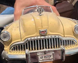 1949 Buick Roadmaster Convertible Diecast Model Car by Motor Max - Yellow with Red Interior