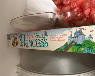 Milton Bradley Pretty Pretty Princess Jewelry Dress-up Game