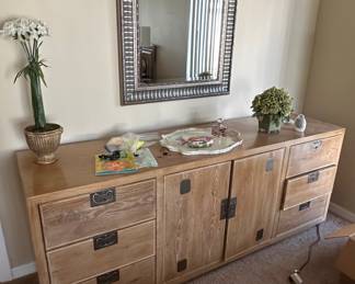 Henredon Bel Air Collection Dresser with Mirror