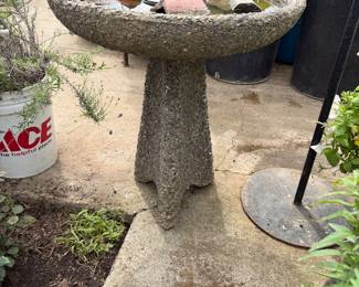 Auction Item: https://www.estatesales.net/CA/Woodland/95776/marketplace/81013