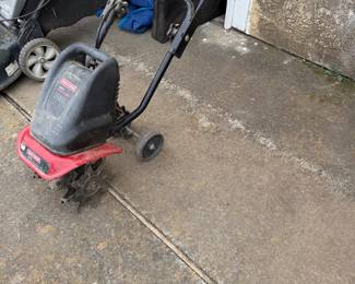 Auction Item: https://www.estatesales.net/CA/Woodland/95776/marketplace/81013